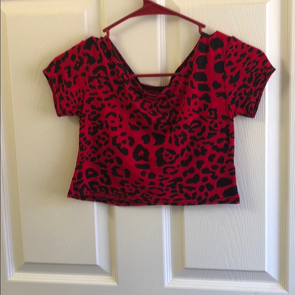 Red cheetah crop